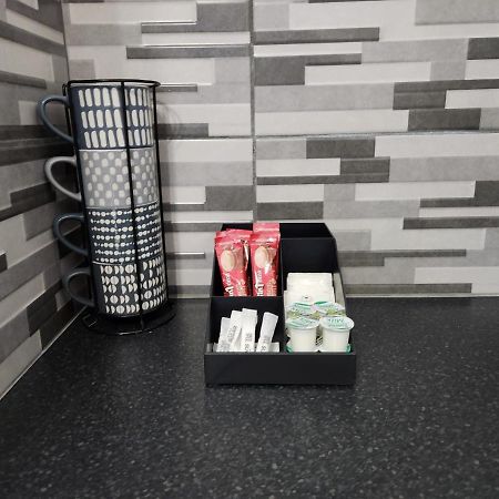 1 Bedroom Service Apartment With Netflix Уэст-Таррок Экстерьер фото